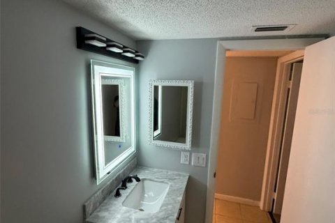 Condo in Ocala, Florida, 2 bedrooms  № 2210393 - photo 17