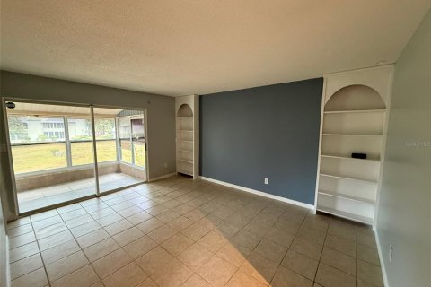 Condo in Ocala, Florida, 2 bedrooms  № 2210393 - photo 7
