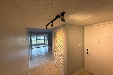 Condo in Ocala, Florida, 2 bedrooms  № 2210393 - photo 5