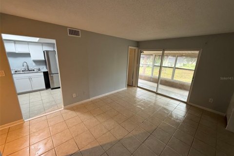 Condo in Ocala, Florida, 2 bedrooms  № 2210393 - photo 8