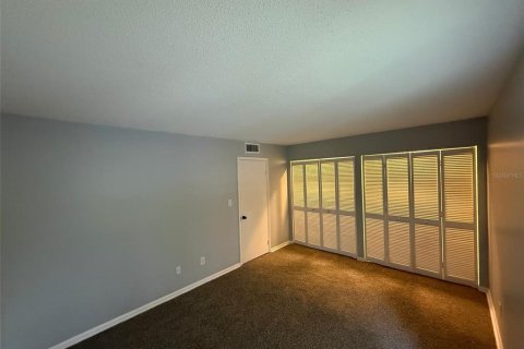 Condo in Ocala, Florida, 2 bedrooms  № 2210393 - photo 13