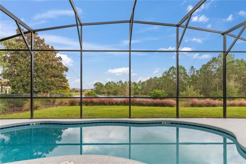 House in Davenport, Florida 5 bedrooms, 295.62 sq.m. № 2214631 - photo 3