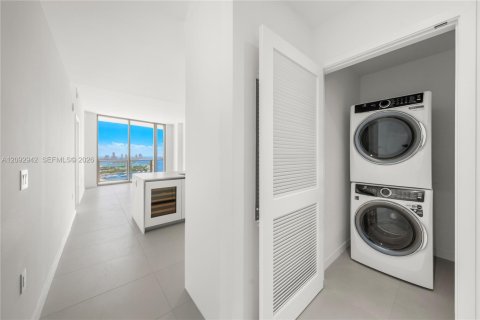 Condo in Miami, Florida, 2 bedrooms  № 2387195 - photo 20