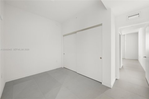 Condo in Miami, Florida, 2 bedrooms  № 2387195 - photo 18