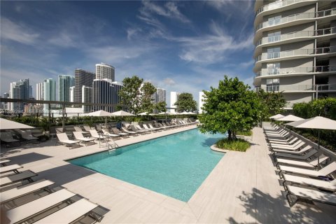 Condo in Miami, Florida, 2 bedrooms  № 2387195 - photo 24