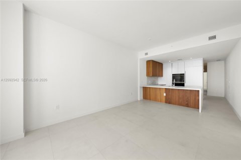 Condo in Miami, Florida, 2 bedrooms  № 2387195 - photo 5