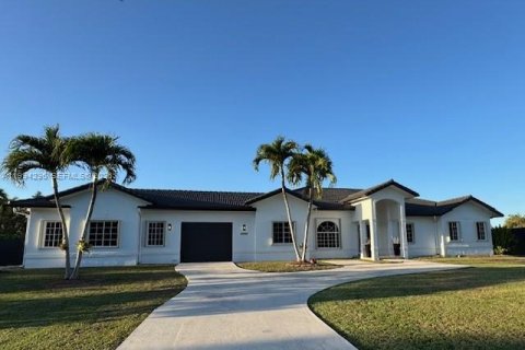 Villa ou maison à Miami, Floride 5 chambres, 283.63 m2 № 2060512