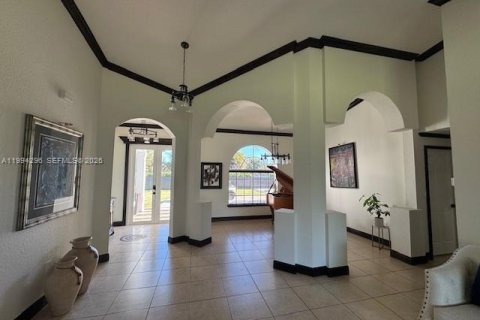Villa ou maison à vendre à Miami, Floride: 5 chambres, 283.63 m2 № 2060512 - photo 2