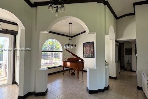 Villa ou maison à vendre à Miami, Floride: 5 chambres, 283.63 m2 № 2060512 - photo 4