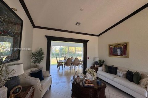 Villa ou maison à vendre à Miami, Floride: 5 chambres, 283.63 m2 № 2060512 - photo 7