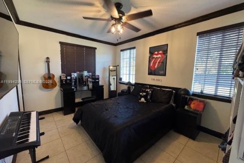 Villa ou maison à vendre à Miami, Floride: 5 chambres, 283.63 m2 № 2060512 - photo 25