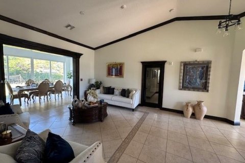 Villa ou maison à vendre à Miami, Floride: 5 chambres, 283.63 m2 № 2060512 - photo 6