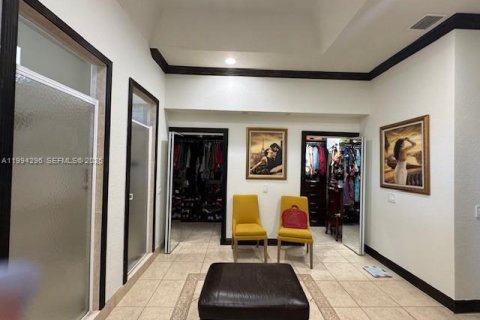 Villa ou maison à vendre à Miami, Floride: 5 chambres, 283.63 m2 № 2060512 - photo 20