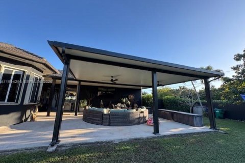 Villa ou maison à vendre à Miami, Floride: 5 chambres, 283.63 m2 № 2060512 - photo 30