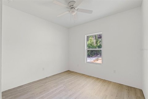 House in Interlachen, Florida 3 bedrooms, 142.79 sq.m. № 1912517 - photo 12