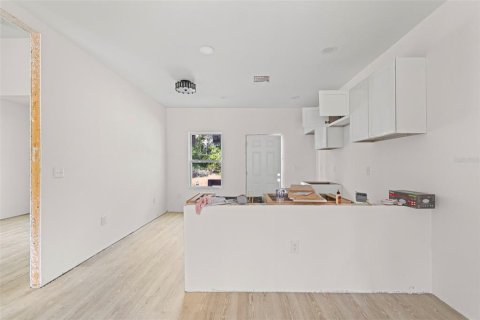 House in Interlachen, Florida 3 bedrooms, 142.79 sq.m. № 1912517 - photo 7