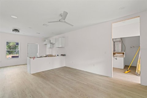 House in Interlachen, Florida 3 bedrooms, 142.79 sq.m. № 1912517 - photo 5