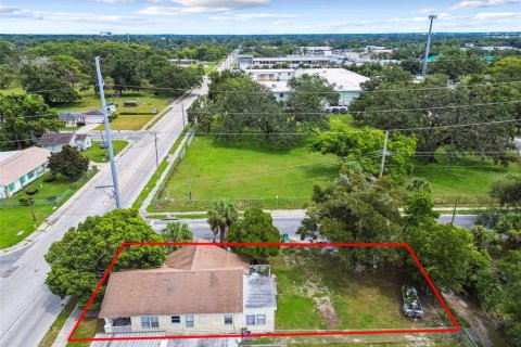 House in Tampa, Florida 3 bedrooms, 129.23 sq.m. № 2166138 - photo 12