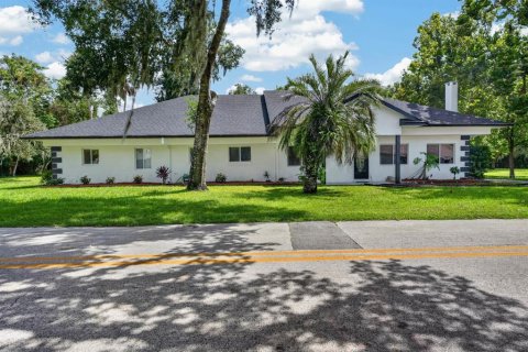 House in DeLand, Florida 5 bedrooms, 278.89 sq.m. № 2296248