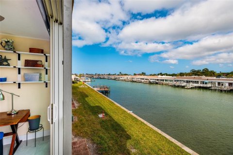 Copropriété à vendre à Saint Petersburg, Floride: 2 chambres, 85.47 m2 № 2234417 - photo 6