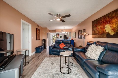 Copropriété à vendre à Saint Petersburg, Floride: 2 chambres, 85.47 m2 № 2234417 - photo 8