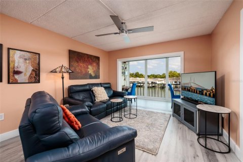 Copropriété à vendre à Saint Petersburg, Floride: 2 chambres, 85.47 m2 № 2234417 - photo 9
