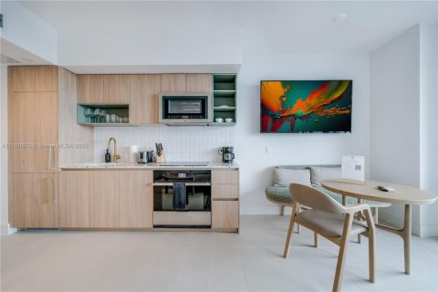 Condominio en alquiler en Miami, Florida № 2060055 - foto 6