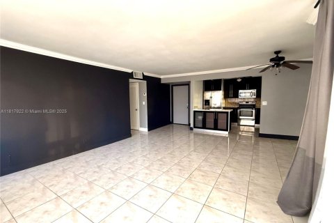 Купить кондоминиум в Халландейл-Бич, Флорида 2 спальни, 109.25м2, № 1934154 - фото 6