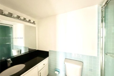 Купить кондоминиум в Халландейл-Бич, Флорида 2 спальни, 109.25м2, № 1934154 - фото 14