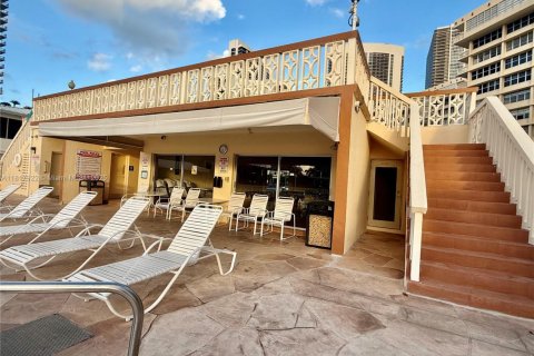 Купить кондоминиум в Халландейл-Бич, Флорида 2 спальни, 109.25м2, № 1934154 - фото 30