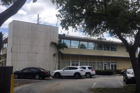 Propiedad comercial en venta en Dania Beach, Florida № 2192968 - foto 12