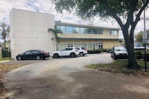 Commercial property in Dania Beach, Florida № 2192968