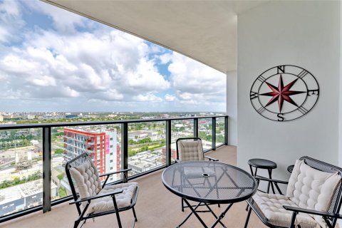 Снять в аренду кондоминиум в Майами, Флорида 2 спальни, 84.54м2, № 2005604 - фото 3