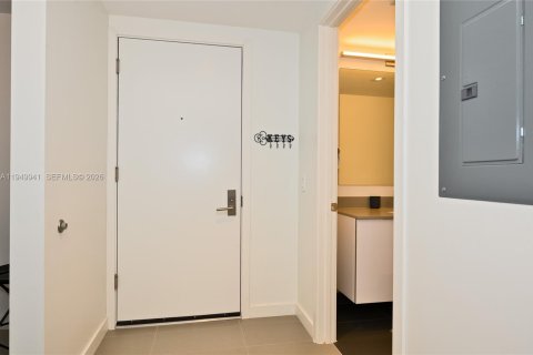 Снять в аренду кондоминиум в Майами, Флорида 2 спальни, 84.54м2, № 2005604 - фото 26