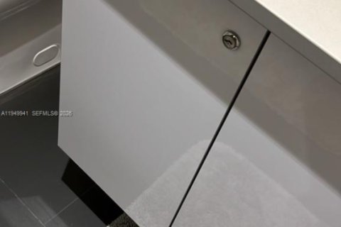 Снять в аренду кондоминиум в Майами, Флорида 2 спальни, 84.54м2, № 2005604 - фото 30