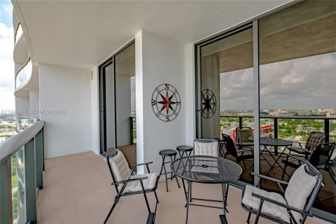 Снять в аренду кондоминиум в Майами, Флорида 2 спальни, 84.54м2, № 2005604 - фото 6