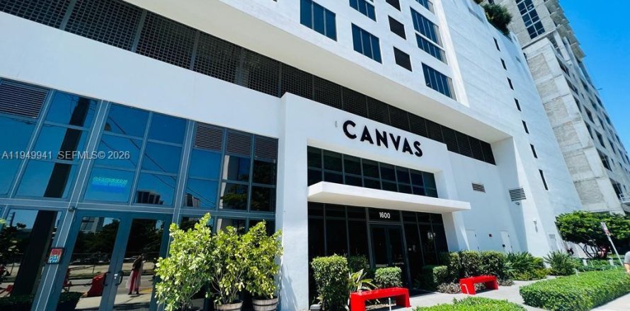 Кондоминиум с 2 спальнями в Майами, Флорида № 2005604