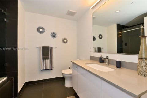 Снять в аренду кондоминиум в Майами, Флорида 2 спальни, 84.54м2, № 2005604 - фото 22