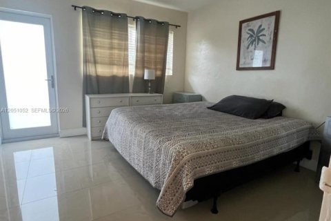 Apartment in Hallandale Beach, Florida 1 bedroom, 45.89 sq.m. № 2192803 - photo 4