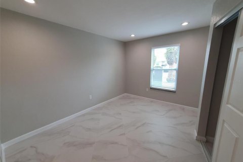 House in Palm Harbor, Florida 2 bedrooms, 92.9 sq.m. № 1878327 - photo 2