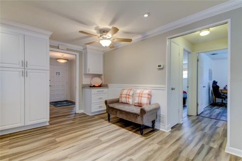 House in Clearwater, Florida 4 bedrooms, 211.54 sq.m. № 2100652 - photo 27