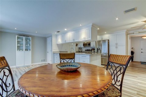 House in Clearwater, Florida 4 bedrooms, 211.54 sq.m. № 2100652 - photo 28