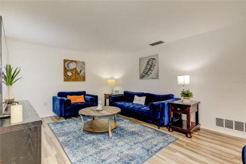 House in Clearwater, Florida 4 bedrooms, 211.54 sq.m. № 2100652 - photo 7