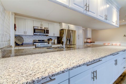 House in Clearwater, Florida 4 bedrooms, 211.54 sq.m. № 2100652 - photo 20