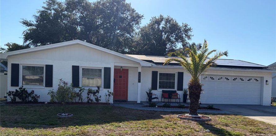 House in Clearwater, Florida 4 bedrooms, 211.54 sq.m. № 2100652