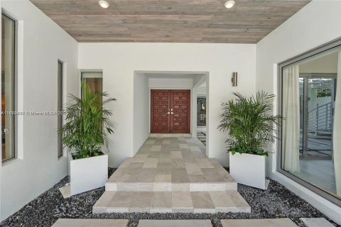 Villa ou maison à louer à Miami, Floride: 5 chambres, 507.71 m2 № 2025729 - photo 4