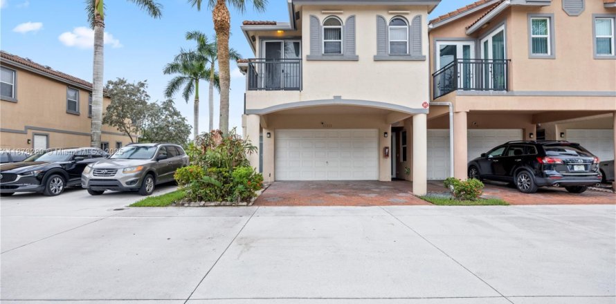 Adosado en Coral Springs, Florida 4 dormitorios, 181.16 m2 № 1929495