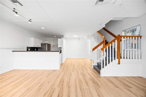 Adosado en alquiler en Coral Springs, Florida, 4 dormitorios, 181.16 m2 № 1929495 - foto 7