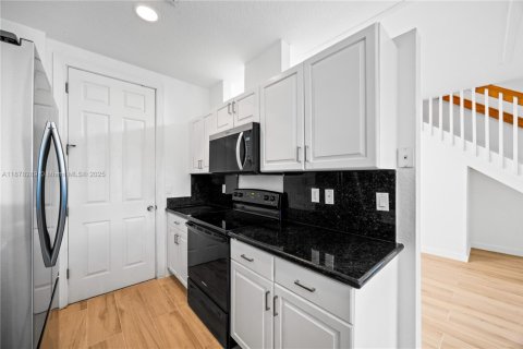 Adosado en alquiler en Coral Springs, Florida, 4 dormitorios, 181.16 m2 № 1929495 - foto 13