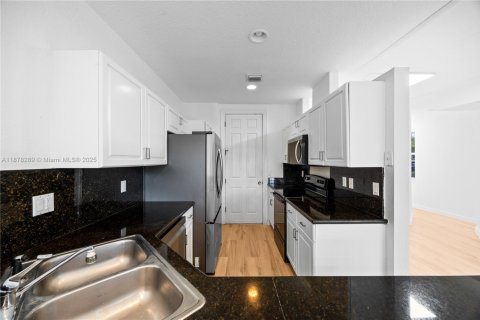Adosado en alquiler en Coral Springs, Florida, 4 dormitorios, 181.16 m2 № 1929495 - foto 10
